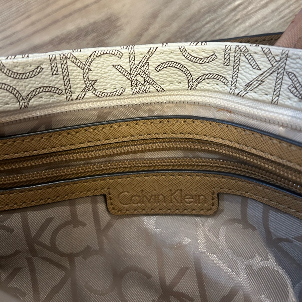 Calvin Klein Monogram Baguette Shoulder Bag w Removable Straps NWOT - Picture 2 of 11